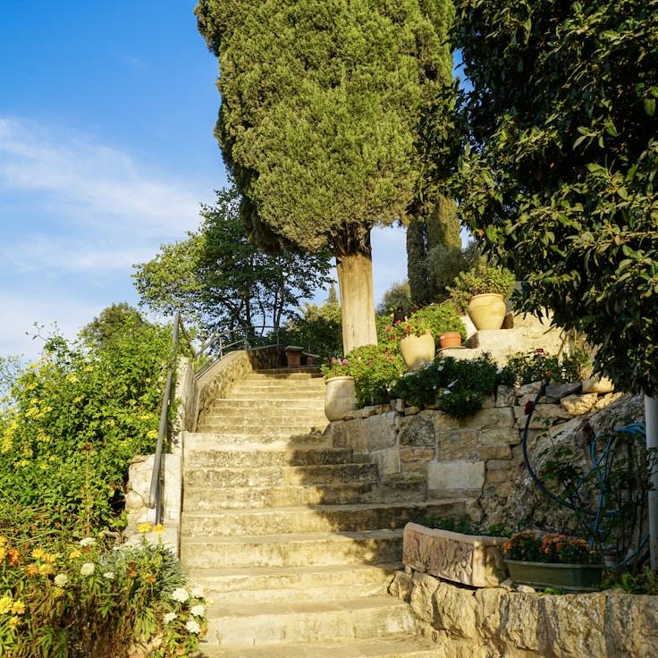 Outdoor terrace seating that works for families in Zurich
